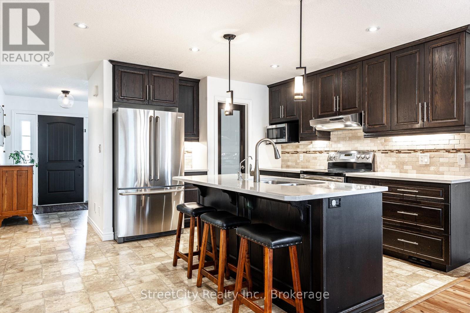 39 Greenberg Place, Stratford, Ontario  N5A 0A6 - Photo 9 - X12247581