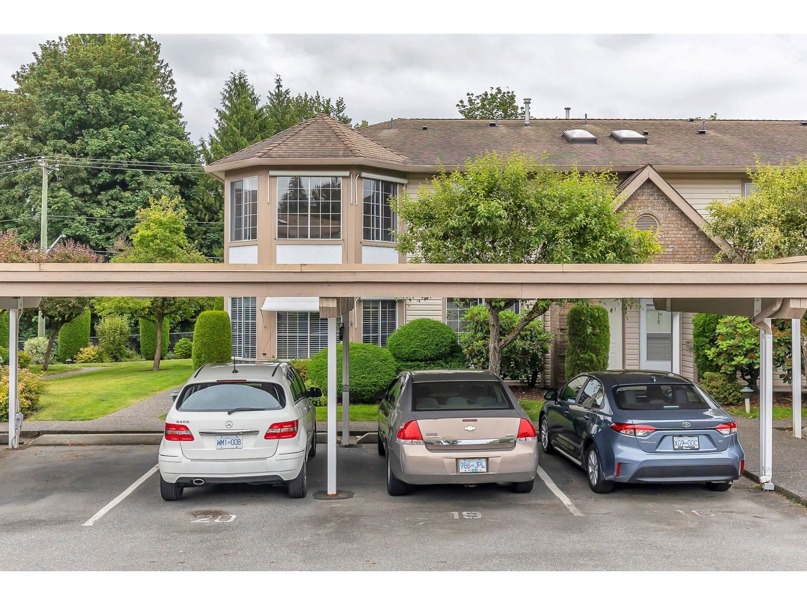 Property at 20 3110 TRAFALGAR STREET image 1