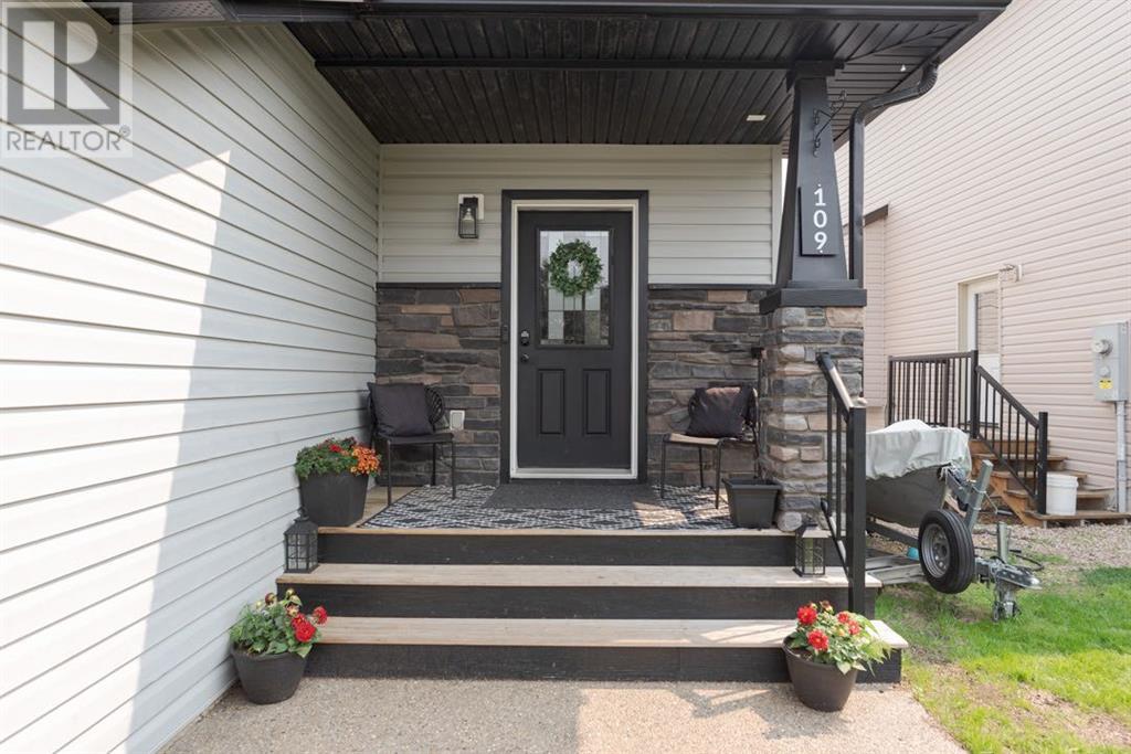 Property at 109 Pintail Place image 3