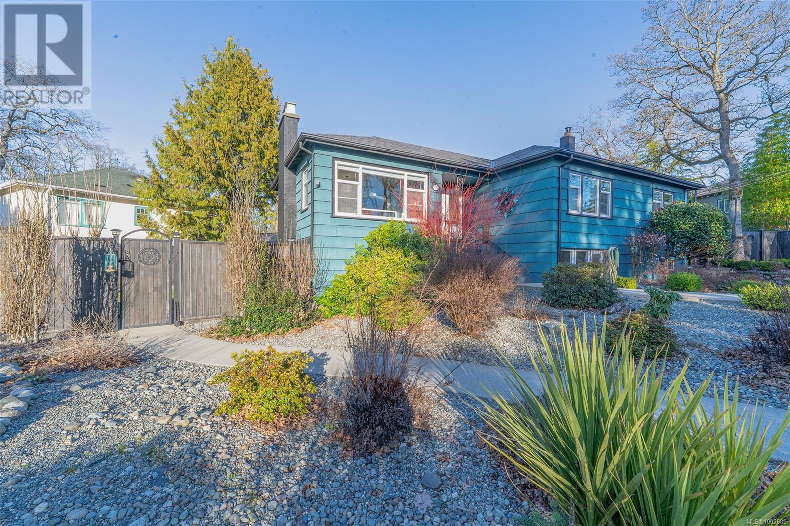 Property at 3771 Winston Cres image 4