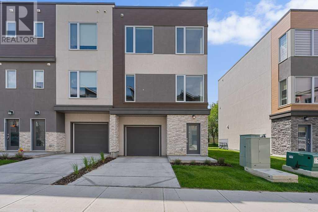 Property at 436 Shawnee Square SW image 2
