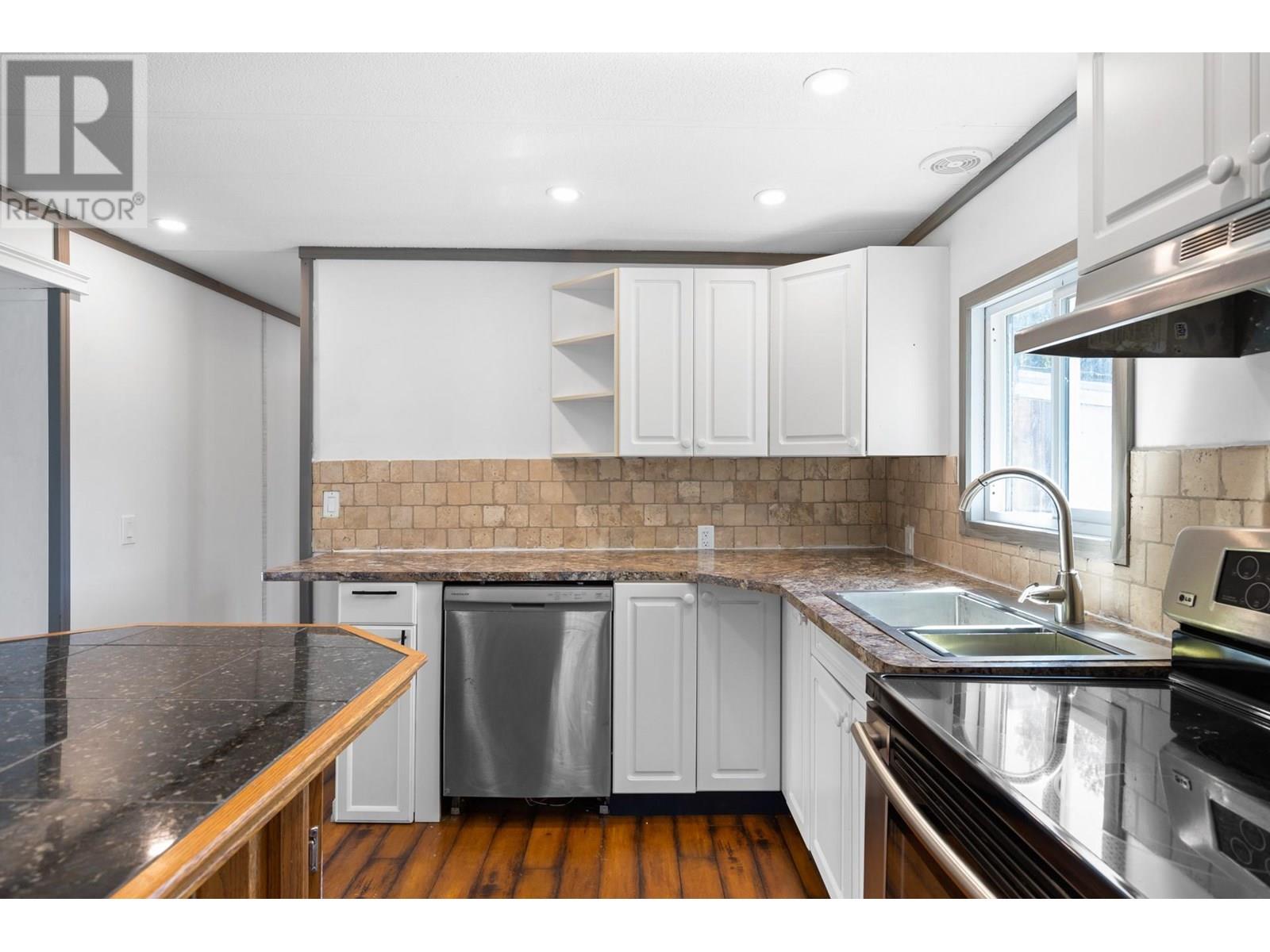 Property at 2065 Boucherie Road Unit# 57 Lot# 57 image 4