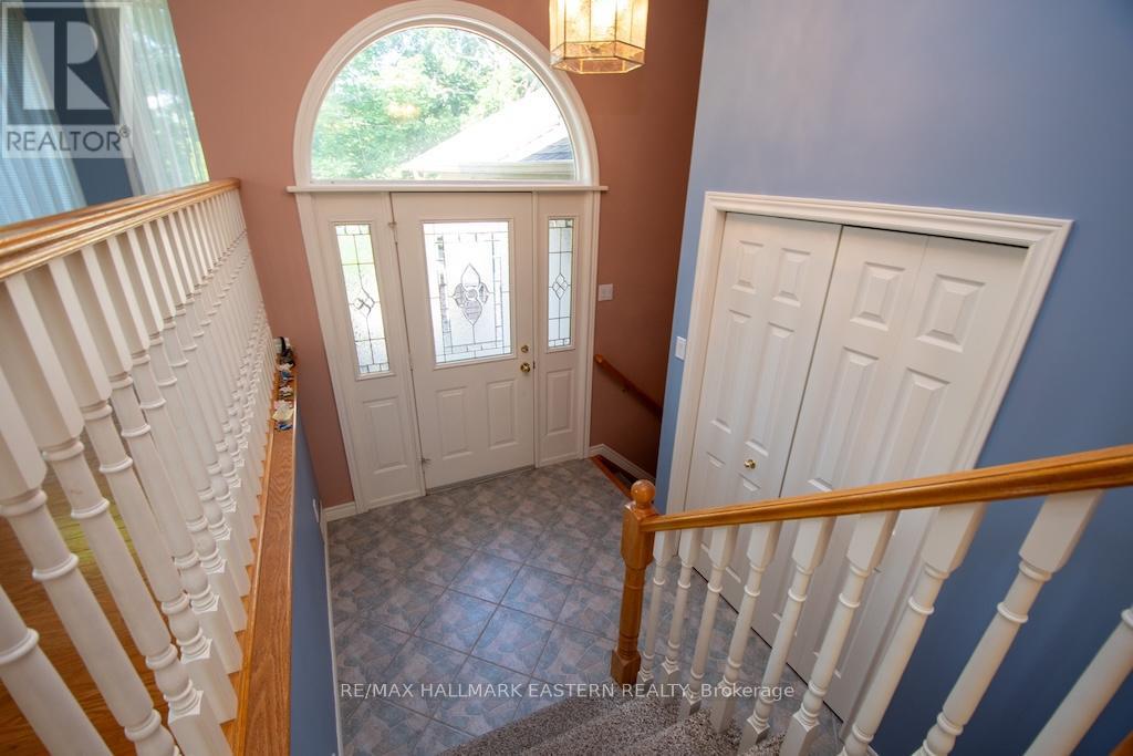 Property at 2 HUNTINGWOOD CRESCENT image 3