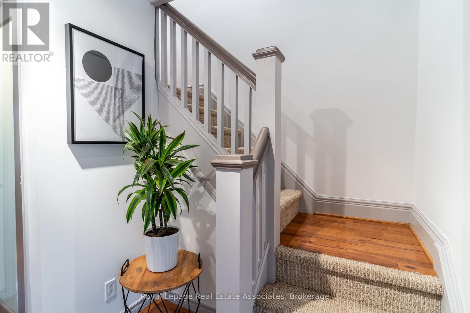 19 Union Street, Halton Hills, Ontario  L7G 3M1 - Photo 15 - W12031048