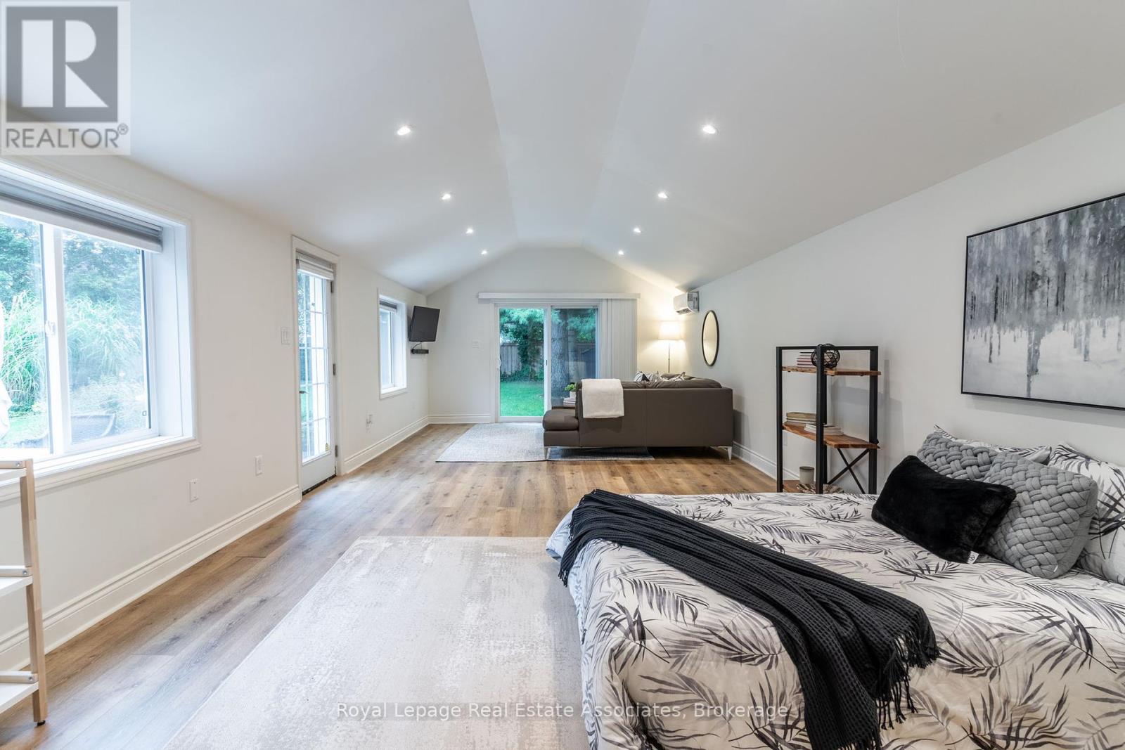 19 Union Street, Halton Hills, Ontario  L7G 3M1 - Photo 24 - W12031048