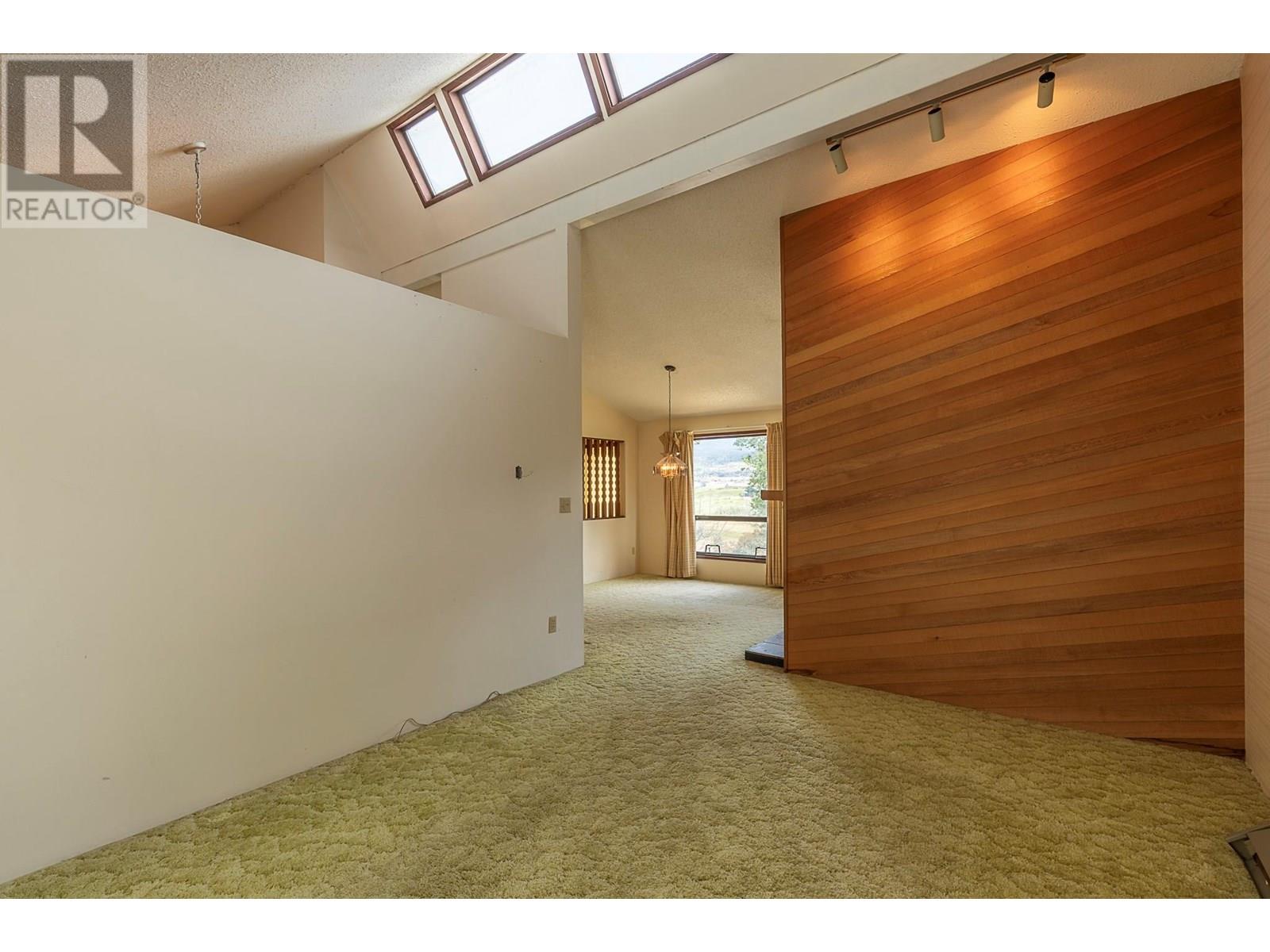 6602 Goose Lake Road, Vernon, British Columbia  V1H 1W2 - Photo 7 - 10353511