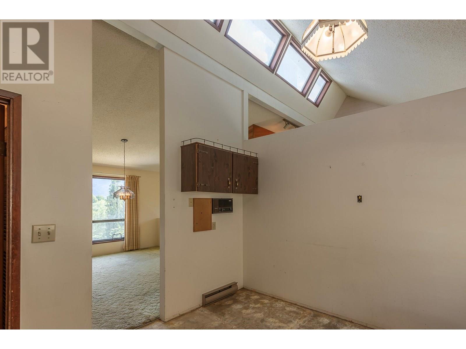 6602 Goose Lake Road, Vernon, British Columbia  V1H 1W2 - Photo 12 - 10353511