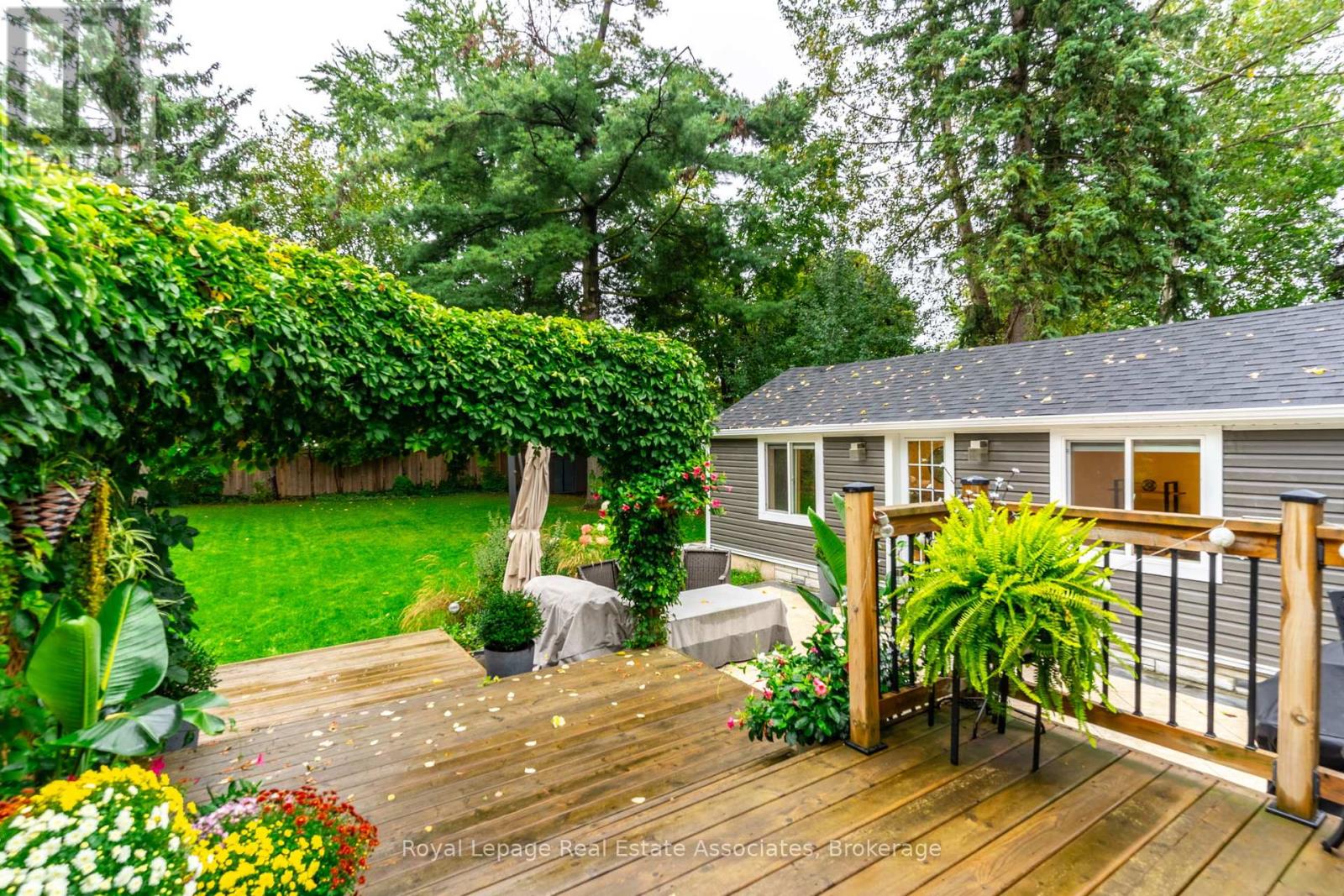 19 Union Street, Halton Hills, Ontario  L7G 3M1 - Photo 30 - W12031048