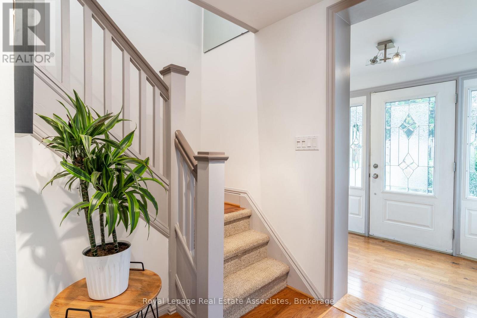19 Union Street, Halton Hills, Ontario  L7G 3M1 - Photo 6 - W12031048