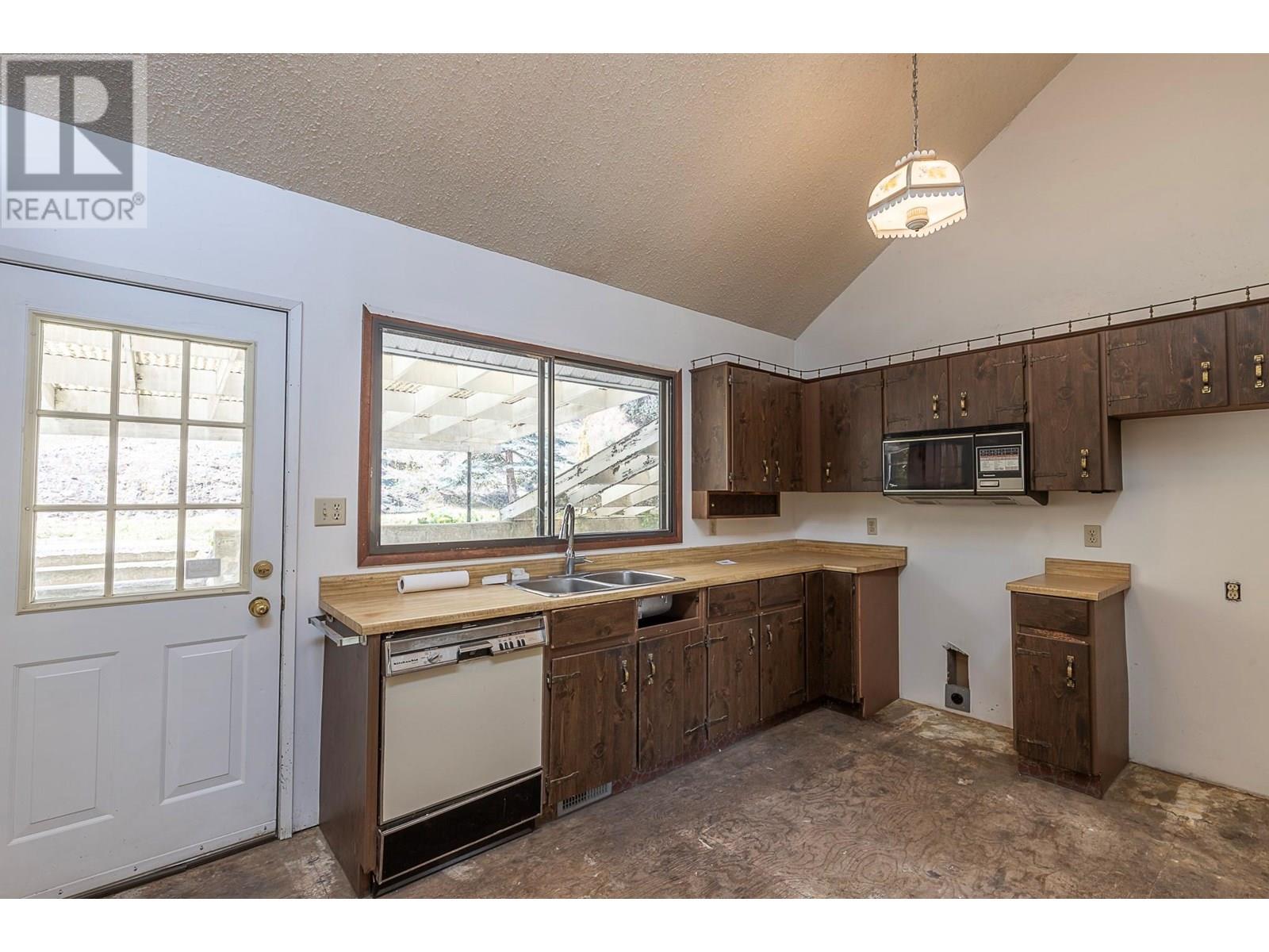 6602 Goose Lake Road, Vernon, British Columbia  V1H 1W2 - Photo 9 - 10353511