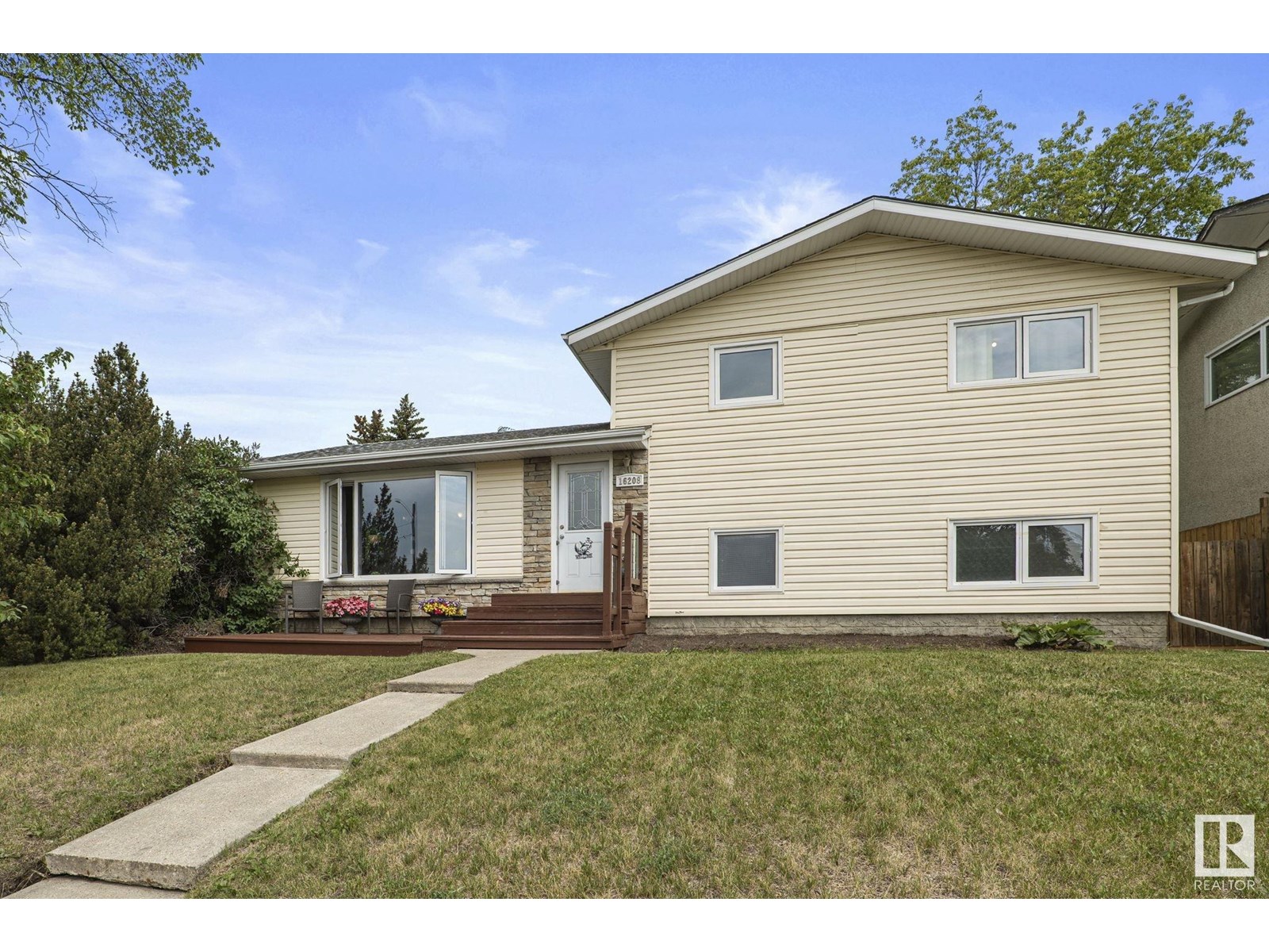 Property at 16208 87 AV NW image 1