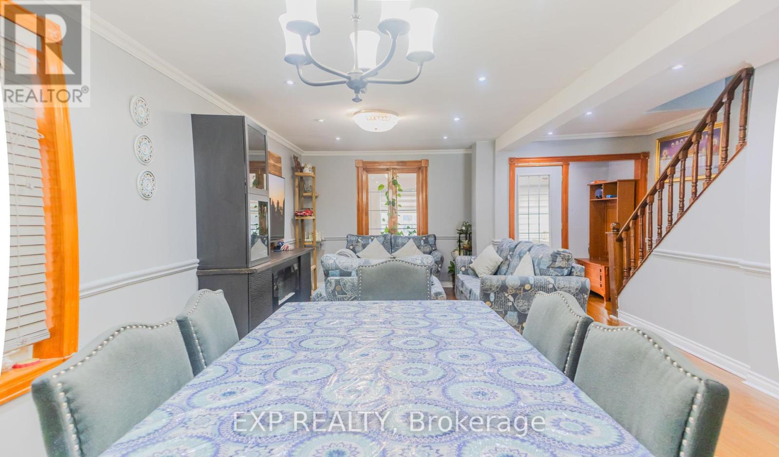 24 Goldwin Avenue, Toronto, Ontario  M6M 2C4 - Photo 11 - W12247611
