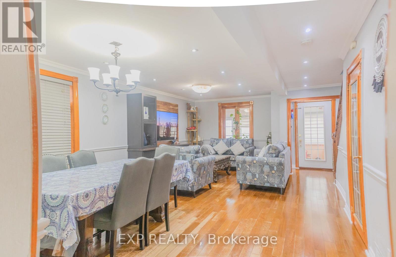 24 Goldwin Avenue, Toronto, Ontario  M6M 2C4 - Photo 13 - W12247611