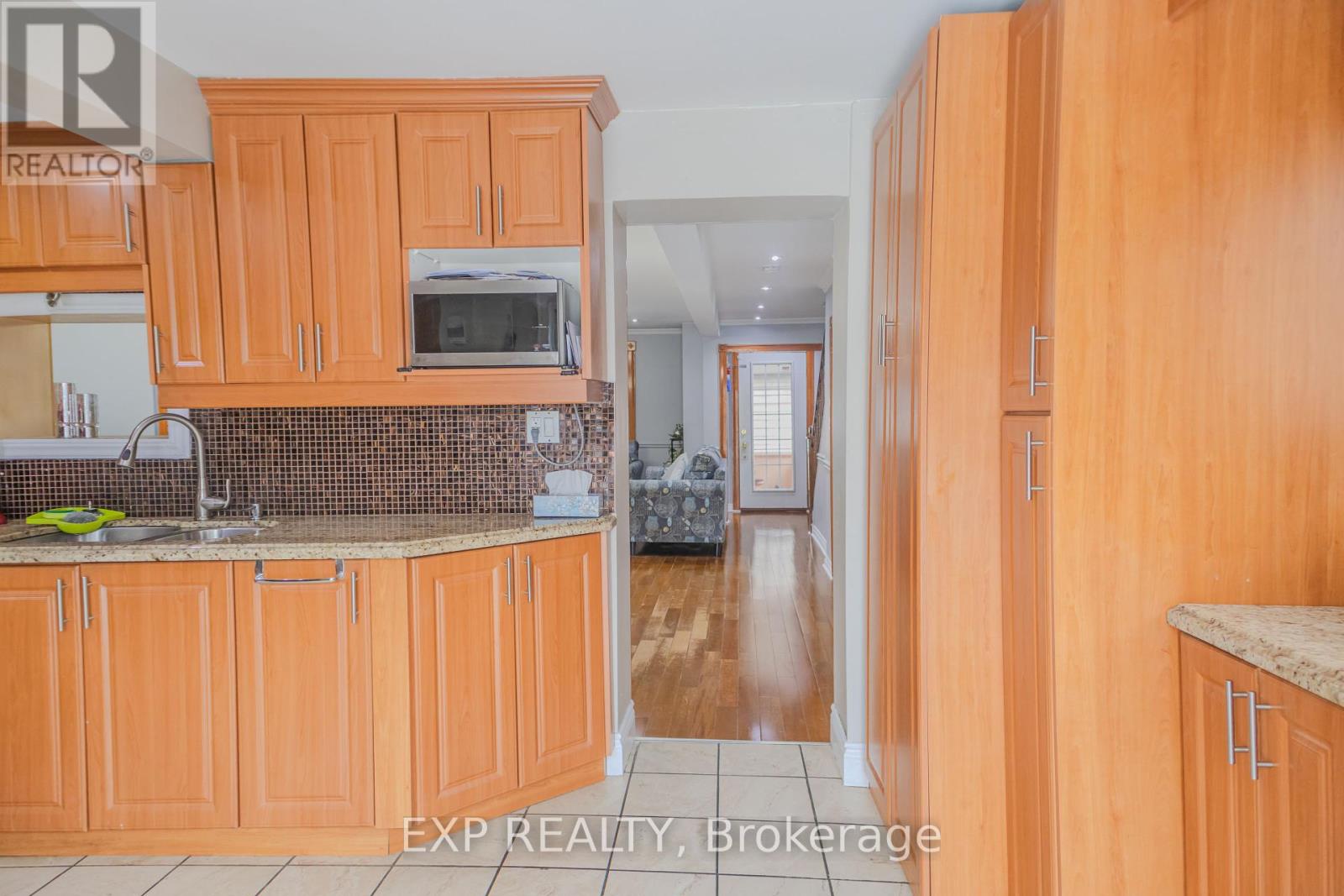 24 Goldwin Avenue, Toronto, Ontario  M6M 2C4 - Photo 18 - W12247611