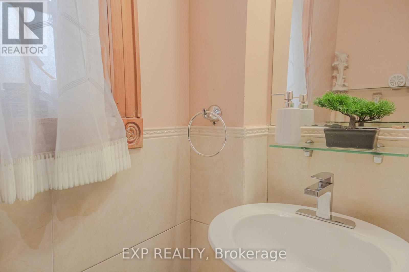 24 Goldwin Avenue, Toronto, Ontario  M6M 2C4 - Photo 20 - W12247611