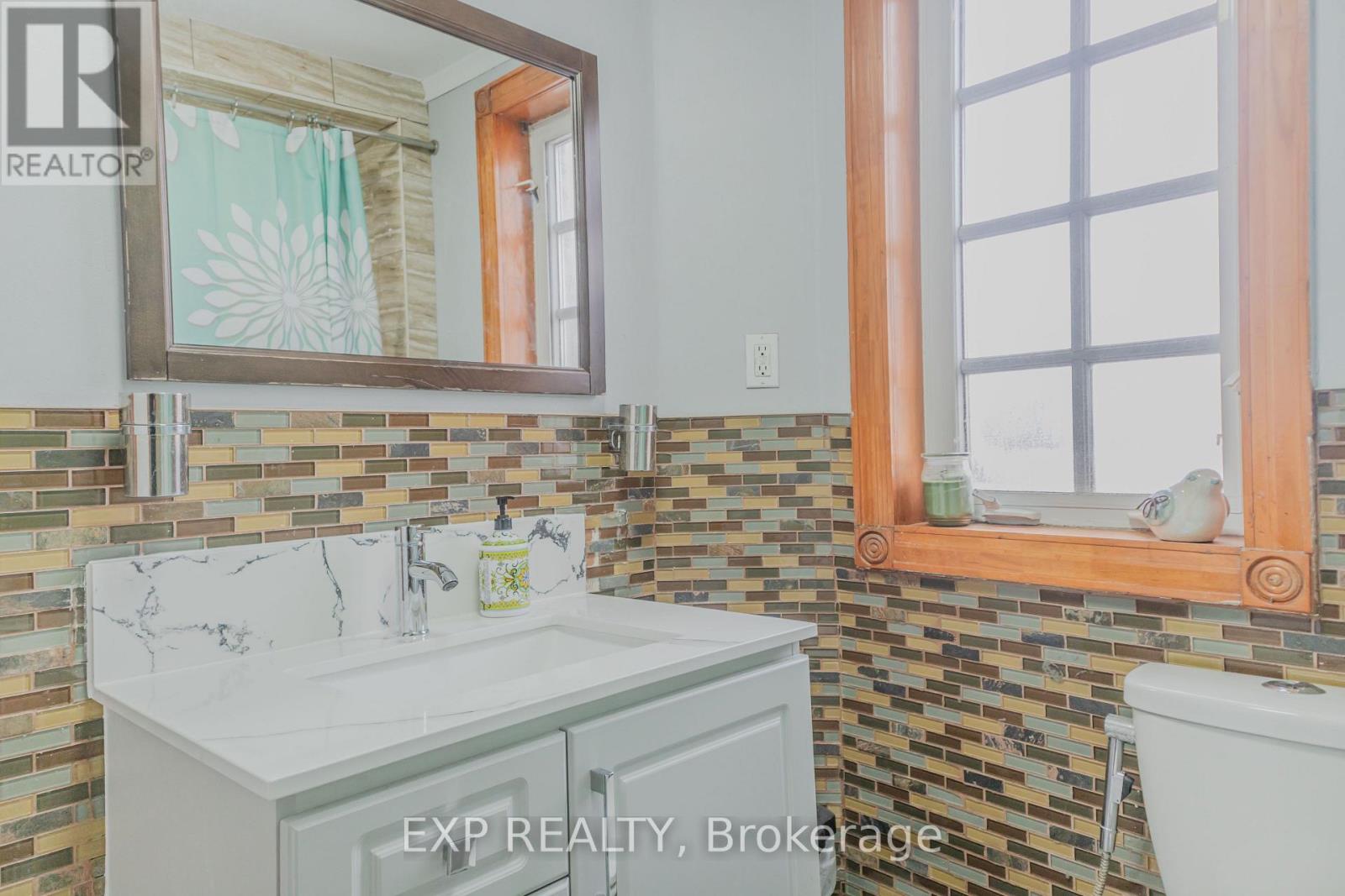 24 Goldwin Avenue, Toronto, Ontario  M6M 2C4 - Photo 22 - W12247611