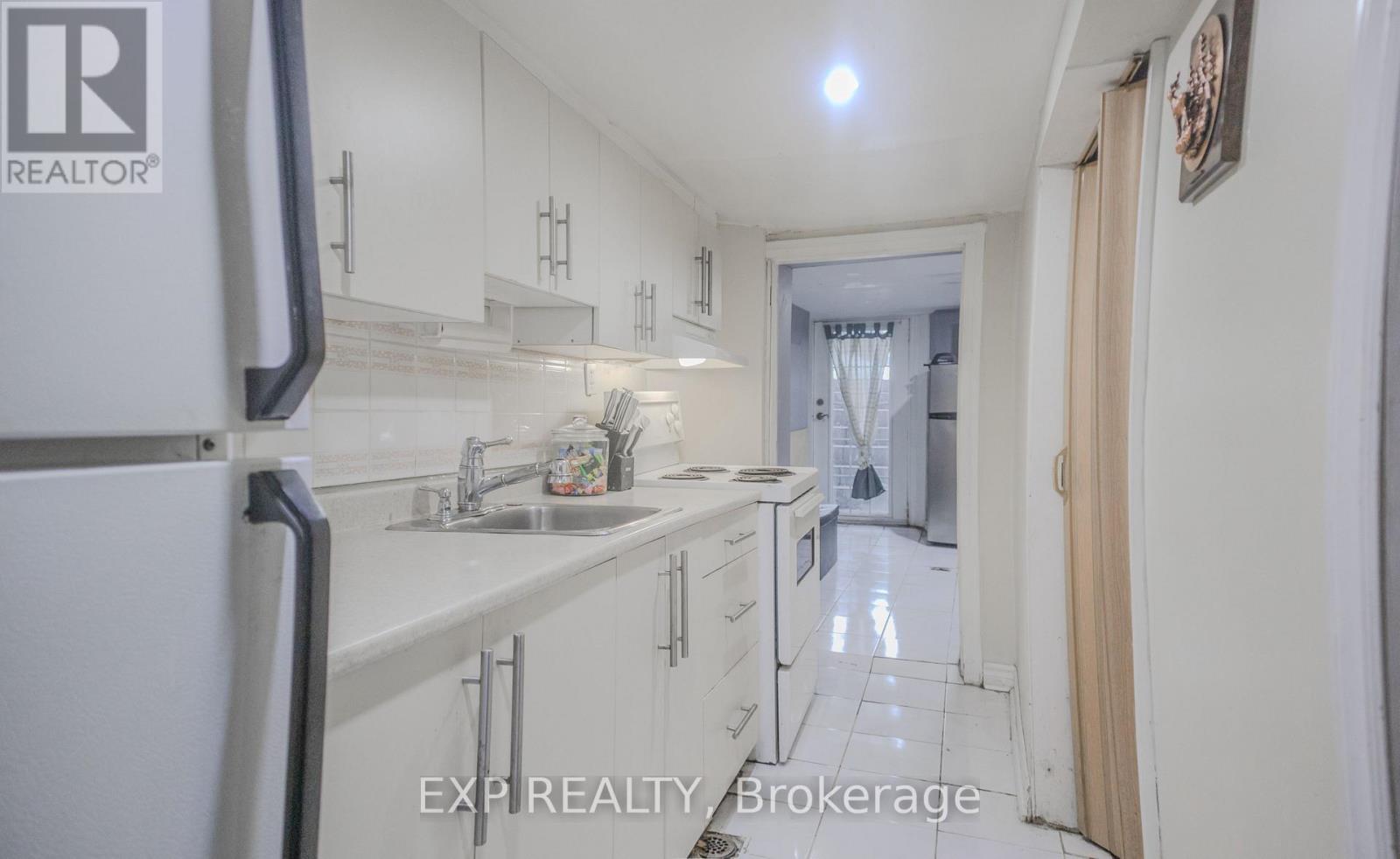 24 Goldwin Avenue, Toronto, Ontario  M6M 2C4 - Photo 37 - W12247611