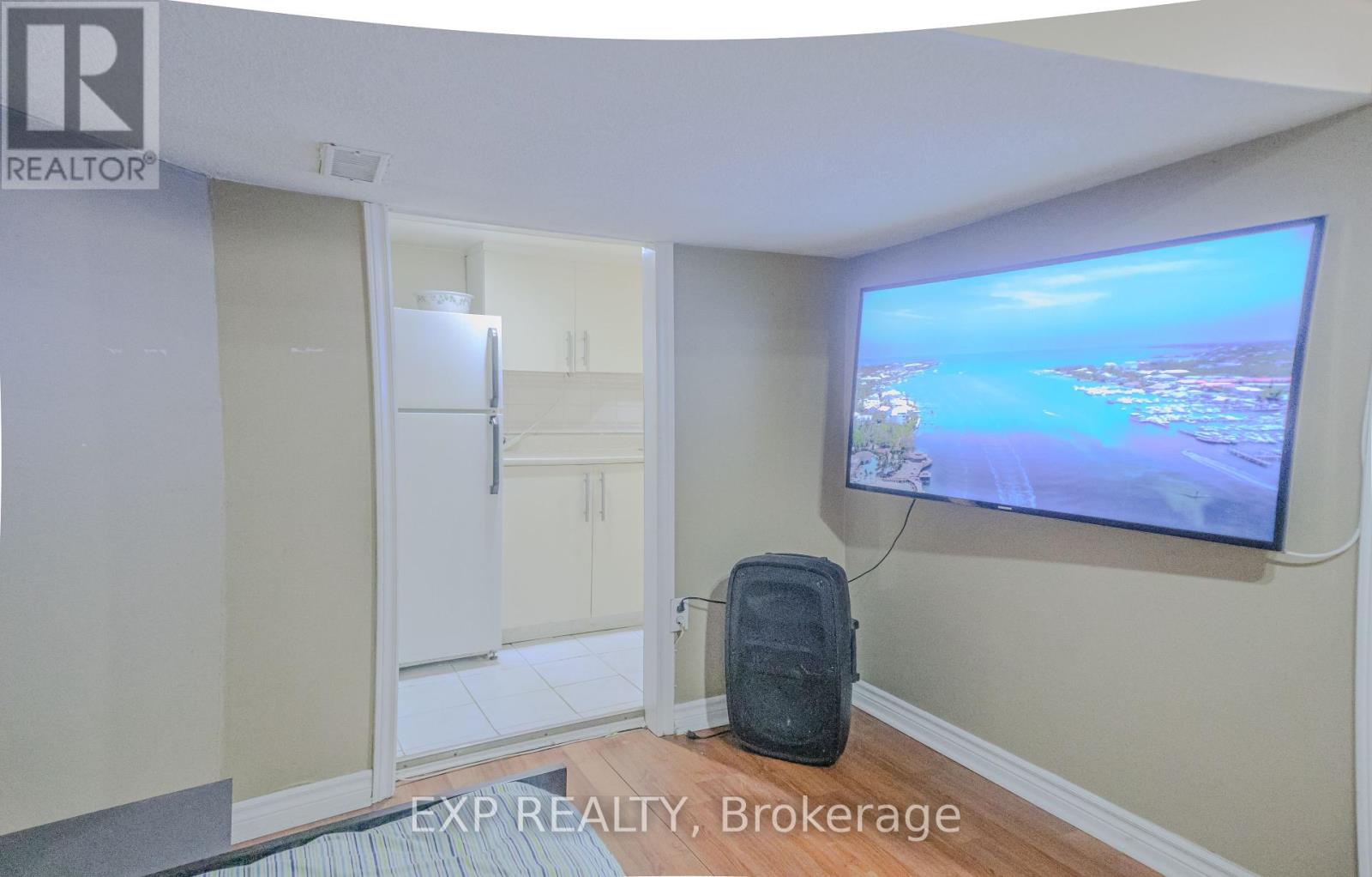 24 Goldwin Avenue, Toronto, Ontario  M6M 2C4 - Photo 39 - W12247611