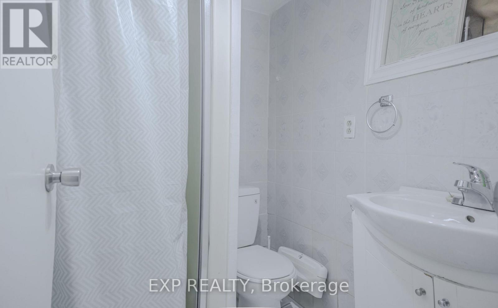 24 Goldwin Avenue, Toronto, Ontario  M6M 2C4 - Photo 40 - W12247611