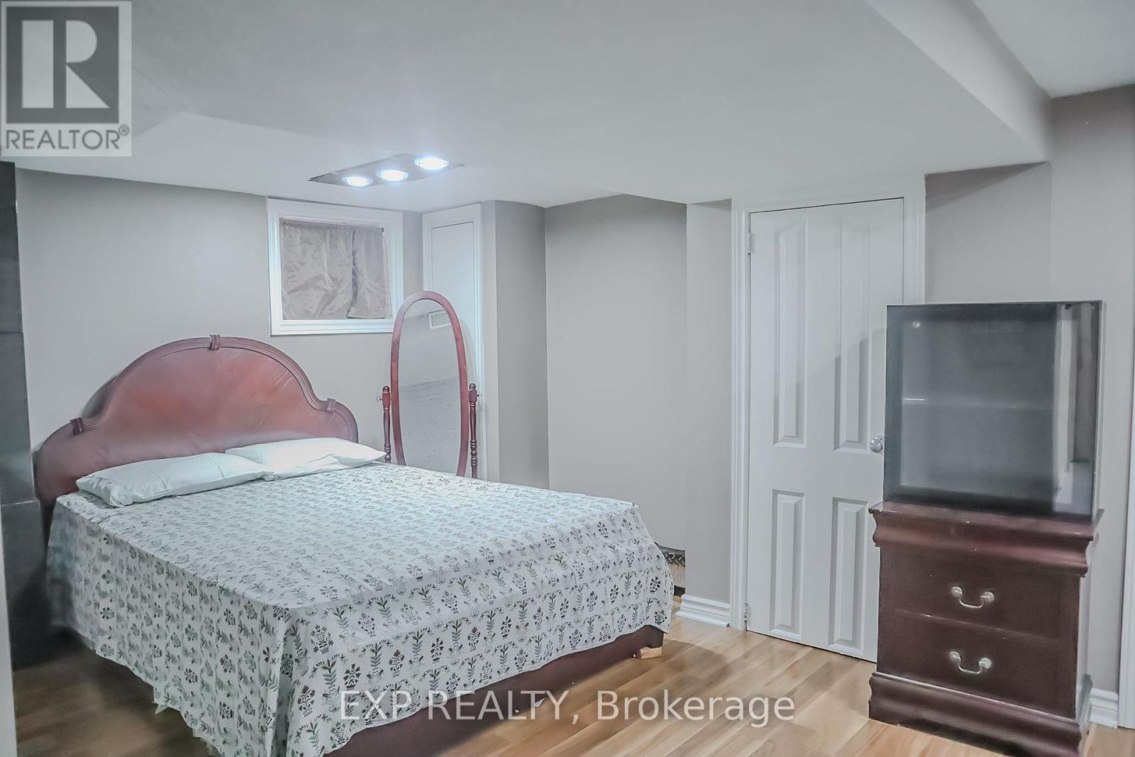 24 Goldwin Avenue, Toronto, Ontario  M6M 2C4 - Photo 41 - W12247611