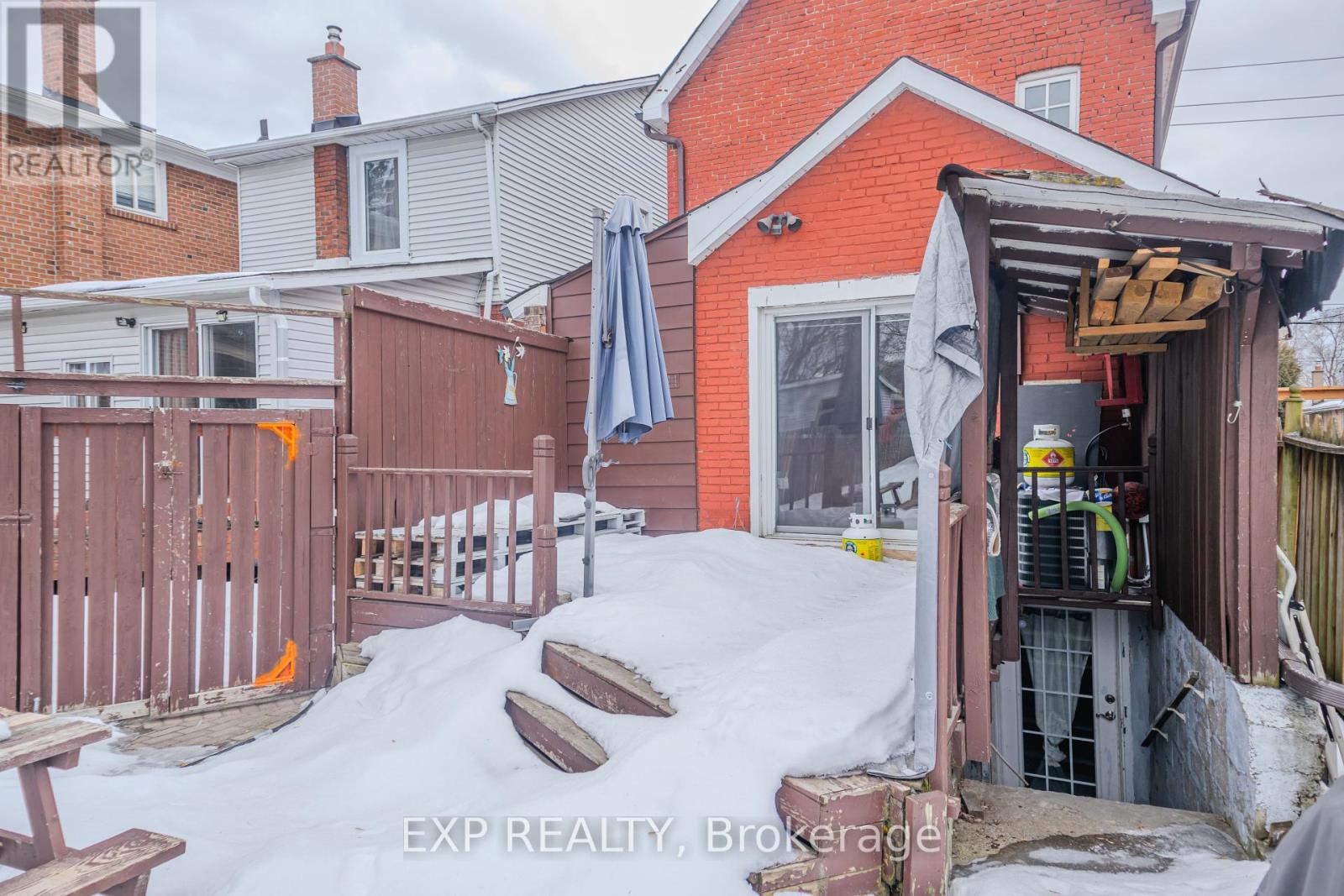 24 Goldwin Avenue, Toronto, Ontario  M6M 2C4 - Photo 43 - W12247611