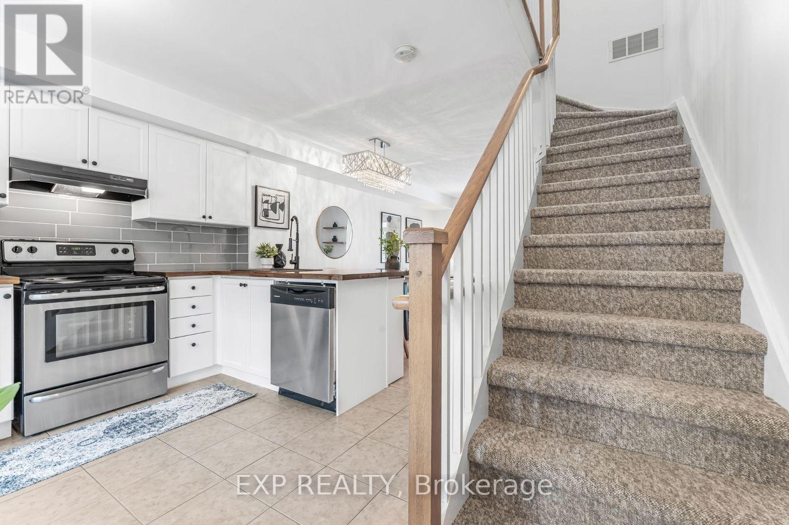 215 - 870 Jane Street, Toronto (Rockcliffe-Smythe), Ontario  M6N 4C2 - Photo 16 - W12247680