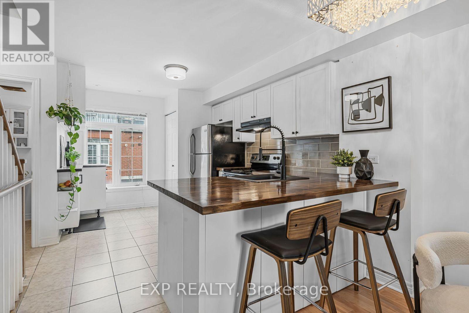 215 - 870 Jane Street, Toronto (Rockcliffe-Smythe), Ontario  M6N 4C2 - Photo 8 - W12247680