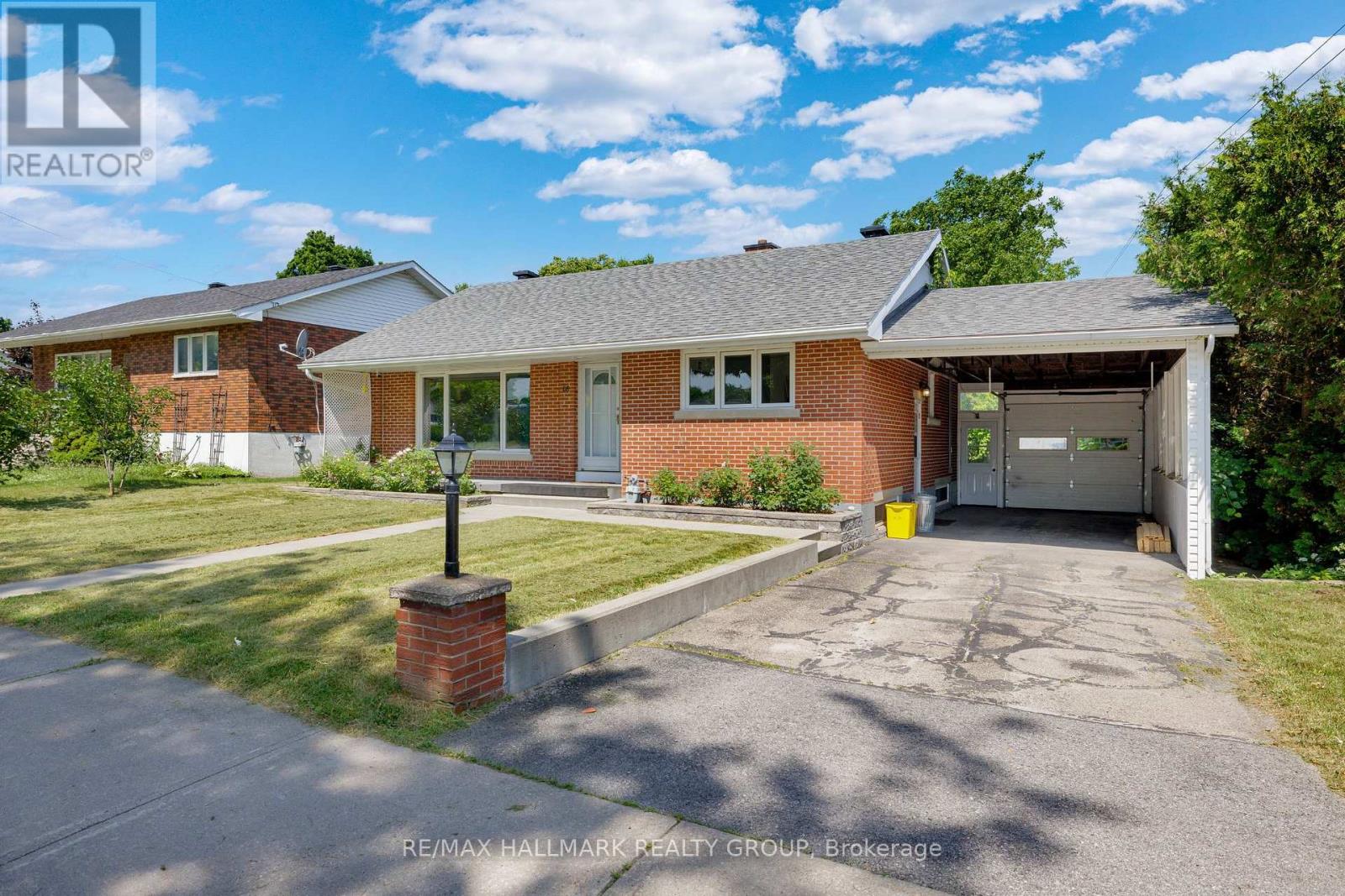 Property at 66 BROADVIEW AVENUE E image 1