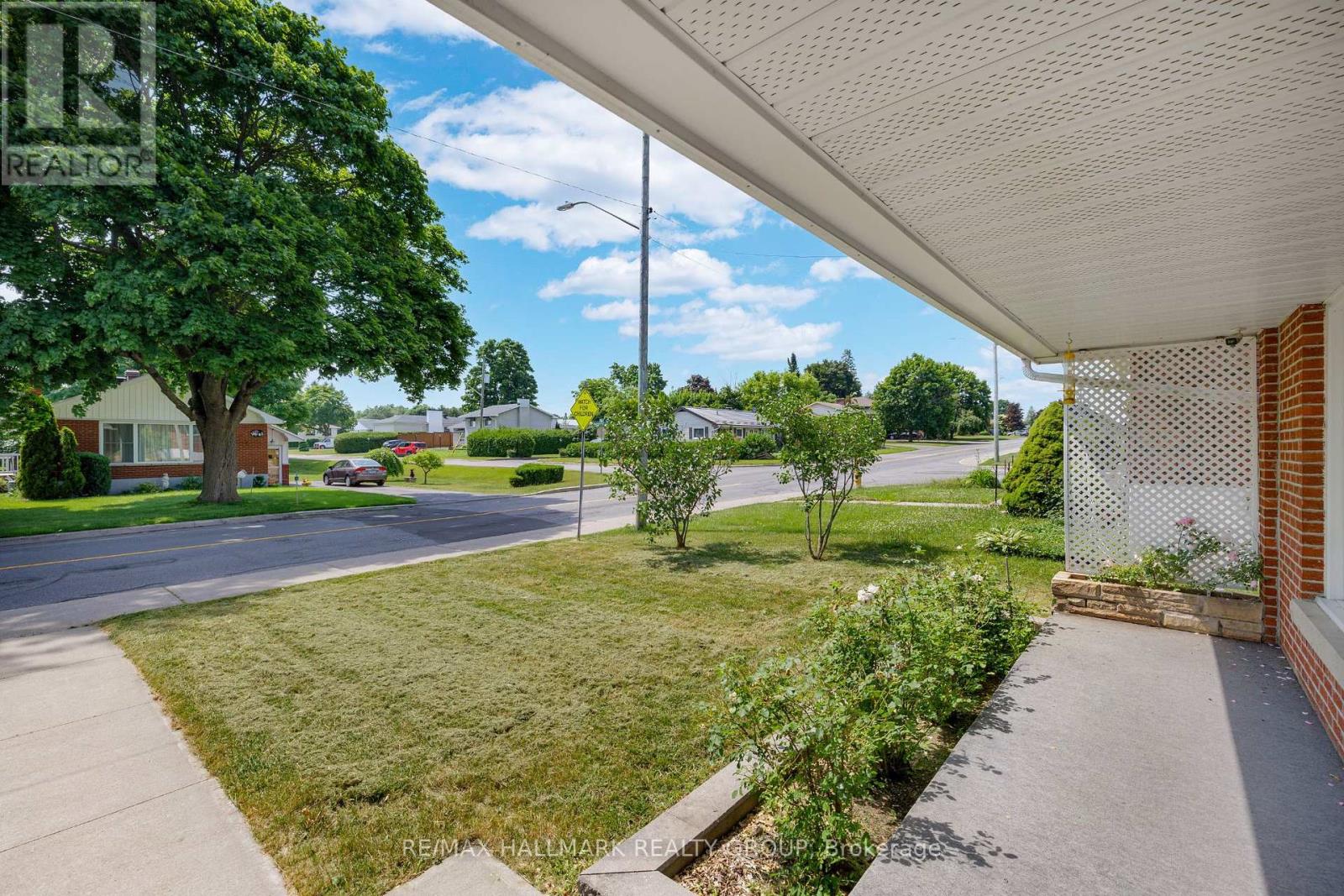 Property at 66 BROADVIEW AVENUE E image 2