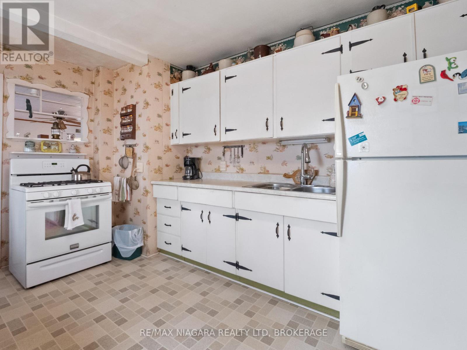 Property at 3719 REBSTOCK ROAD image 3