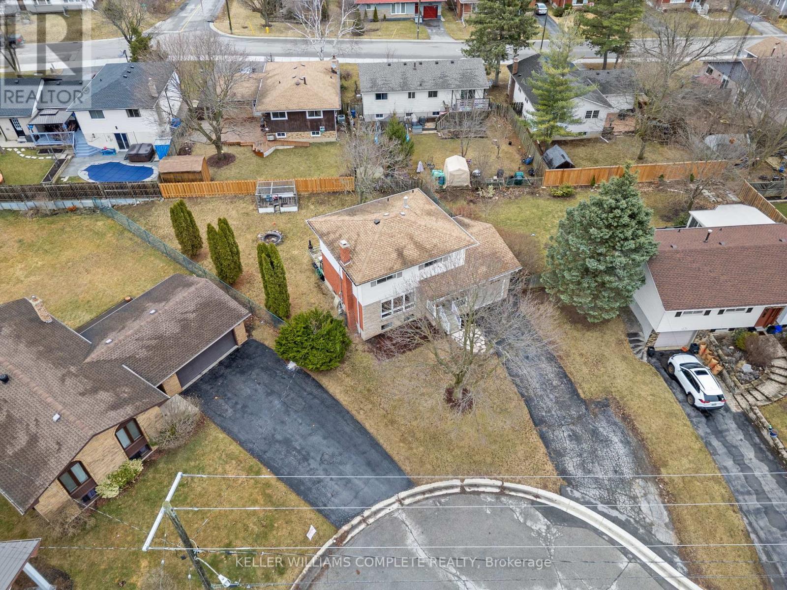 Property at 102 DUNDEE DRIVE image 3