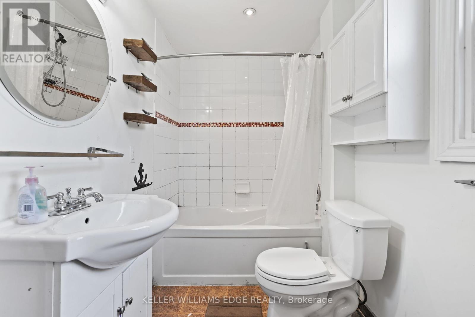 149 Alberta Street, Welland, Ontario  L3B 2V9 - Photo 10 - X12247607