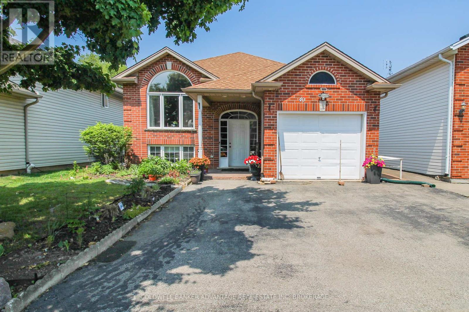 Property at 40 GRETEL DRIVE image 2
