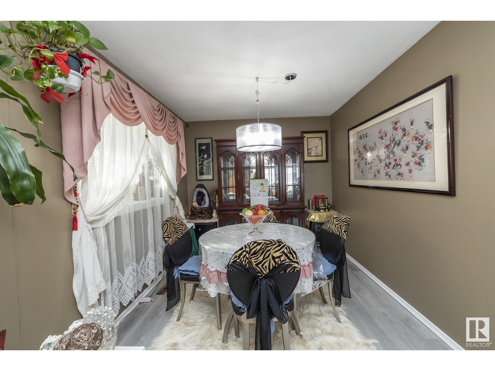 Property at 11539 40 AV NW image 4