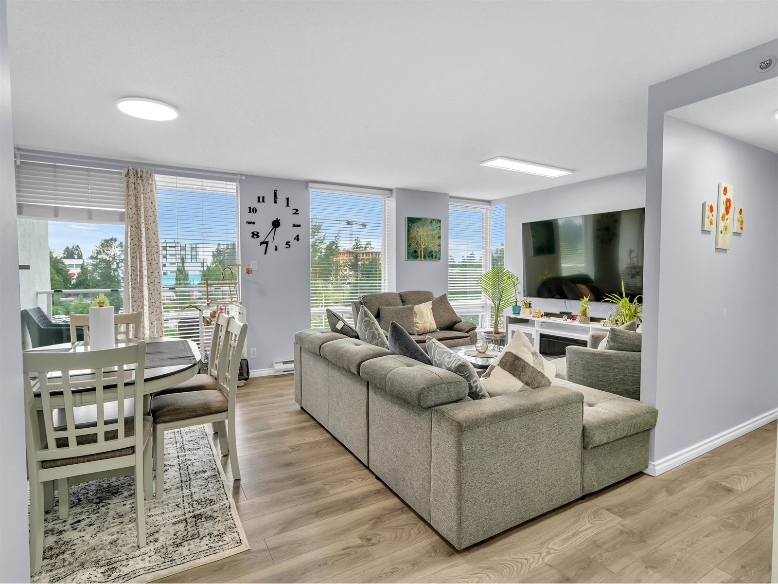 705 14820 104 AVENUE, Surrey, British Columbia