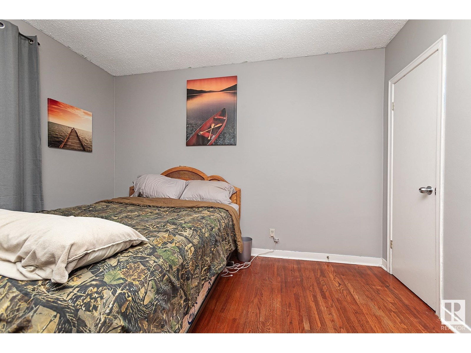 Property at 10971 72 AV NW image 3
