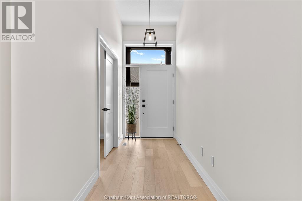 63 Compass Trail Unit# 35, Port Stanley, Ontario  N5L 0B4 - Photo 4 - 25016087