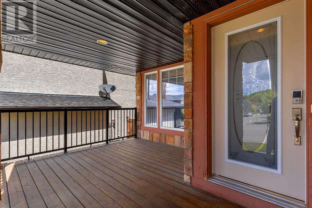 Property at 40 Crestmont Way SW image 3