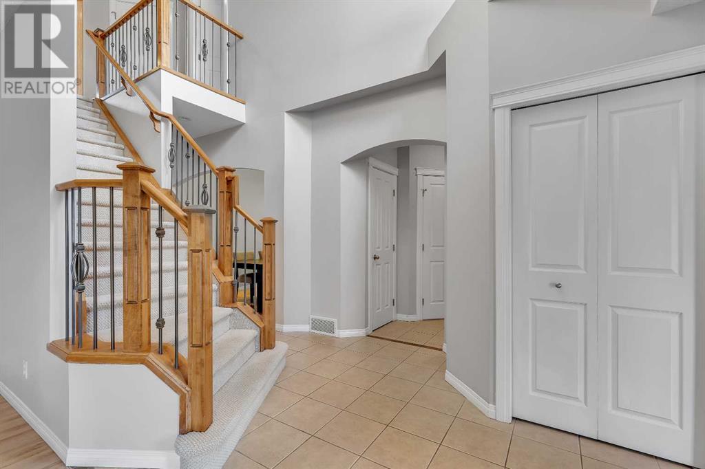 Property at 40 Crestmont Way SW image 5