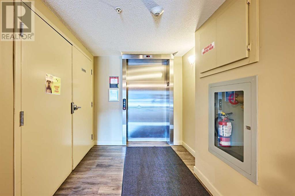 Property at 4314, 403 Mackenzie Way SW image 5