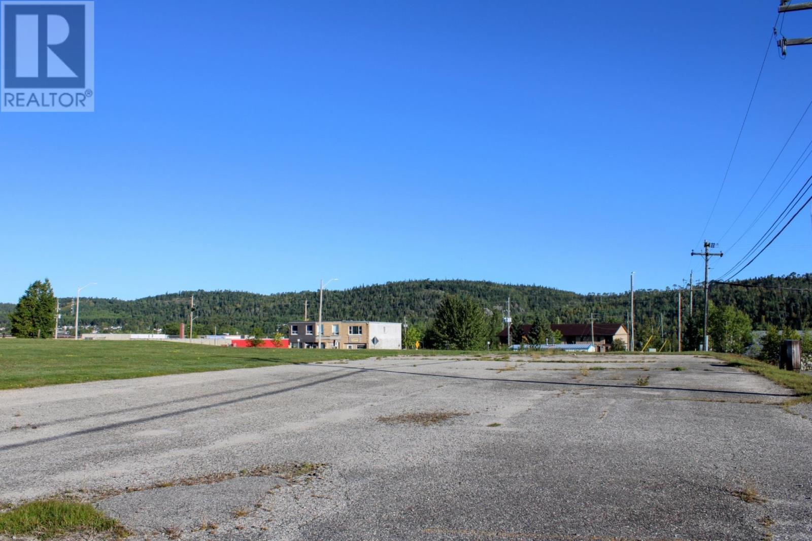 2 Deer St, Manitouwadge, Ontario  P0T 2C0 - Photo 2 - TB251871