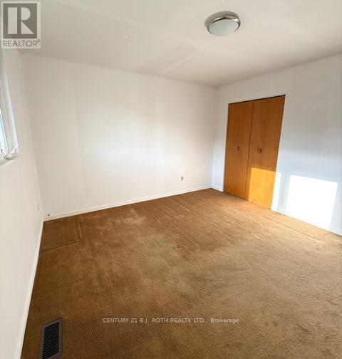 19 Finlay Mill Road, Springwater (Midhurst), Ontario  L0L 1X1 - Photo 11 - S12247654