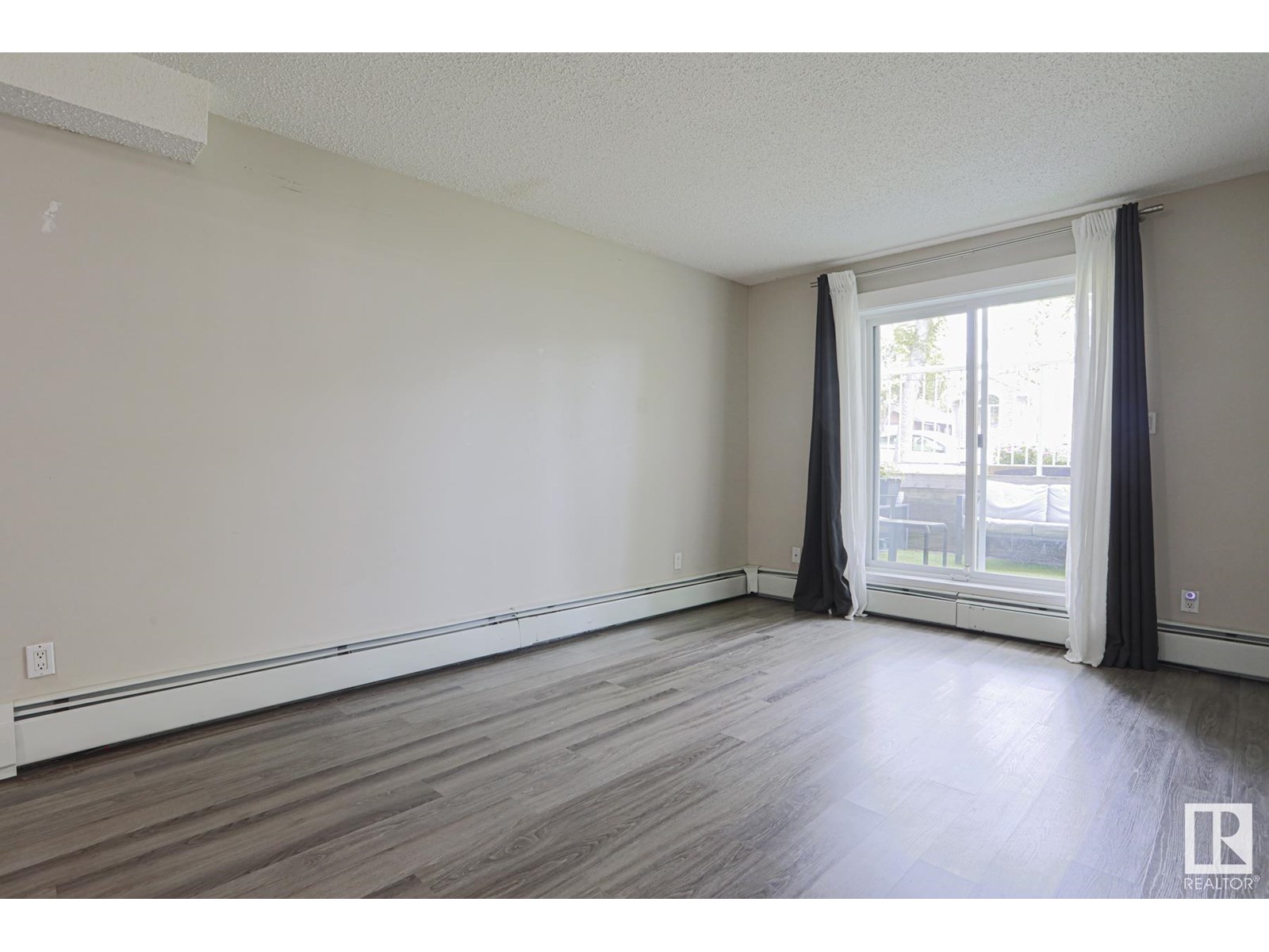 Property at #104 11324 97 ST NW image 3