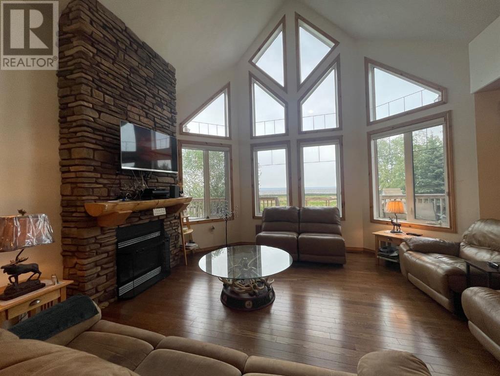 180 162 Peace River Avenue, Joussard, Alberta  T0G 1J0 - Photo 9 - A2227380