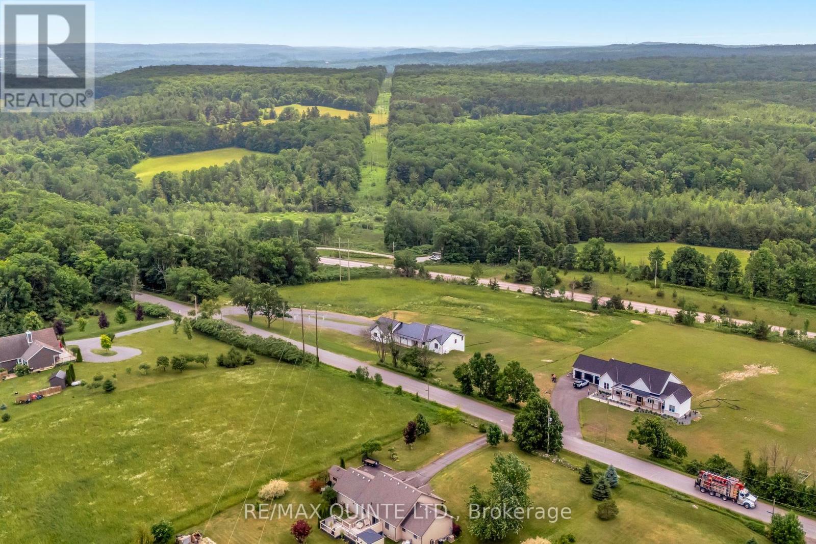 171 PINE HILL CRESCENT, Belleville, Ontario