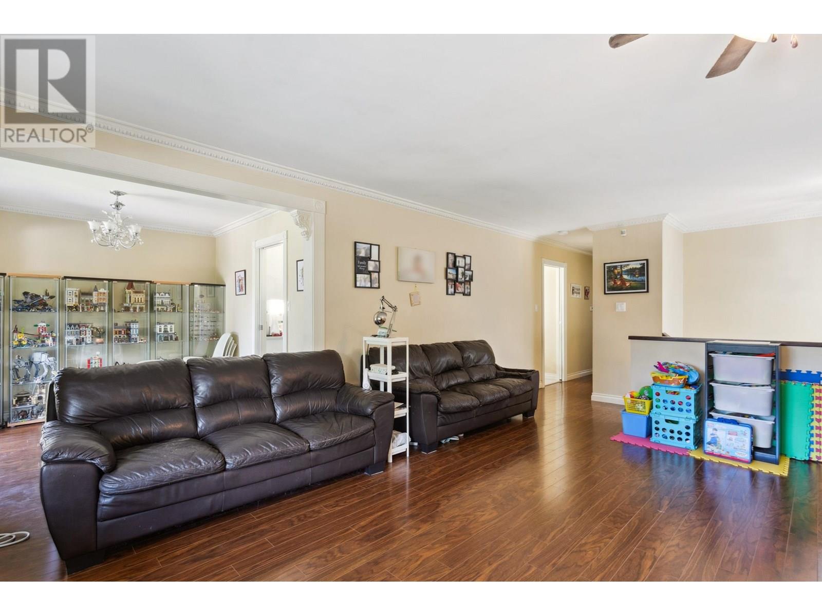 Property at 8224 WEDGEWOOD STREET image 5