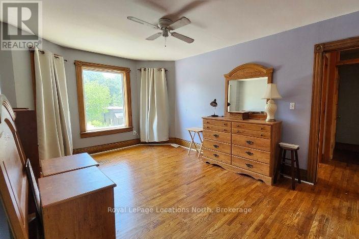 382 8th Street E, Owen Sound, Ontario  N4K 1L4 - Photo 11 - X12247792