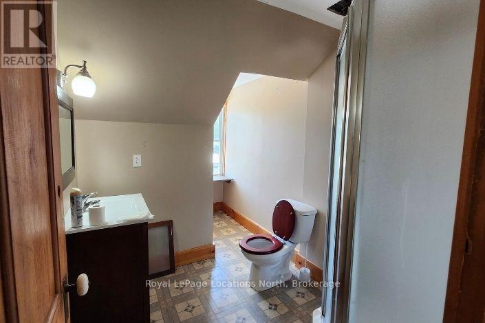 382 8th Street E, Owen Sound, Ontario  N4K 1L4 - Photo 16 - X12247792