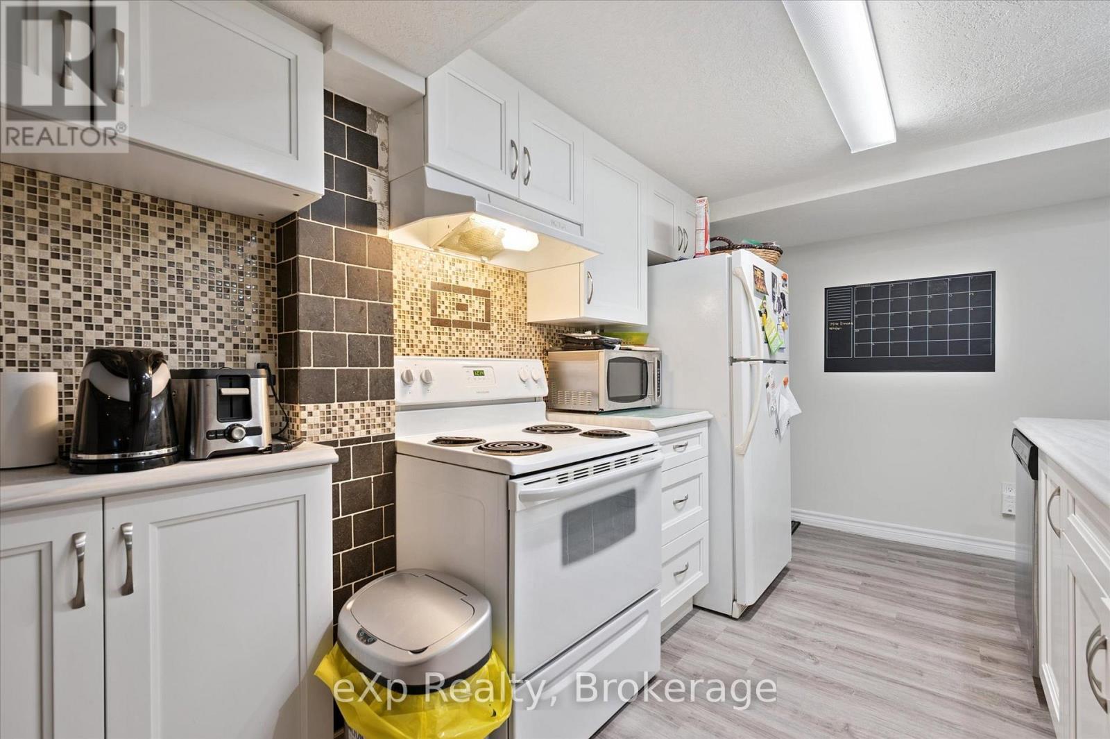 550 Elora Street, Centre Wellington, Ontario  N1M 1Y8 - Photo 29 - X12247848