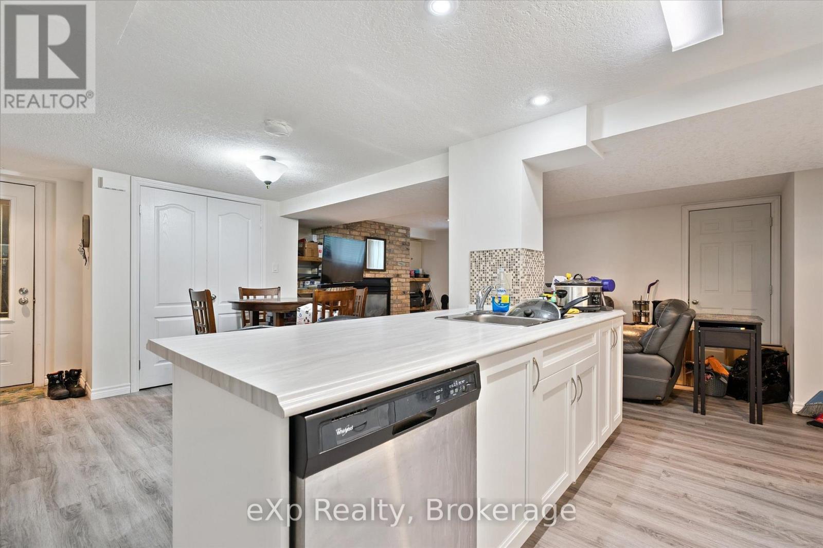 550 Elora Street, Centre Wellington, Ontario  N1M 1Y8 - Photo 31 - X12247848